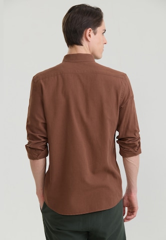 Coupe regular Chemise business Felix Hardy en marron