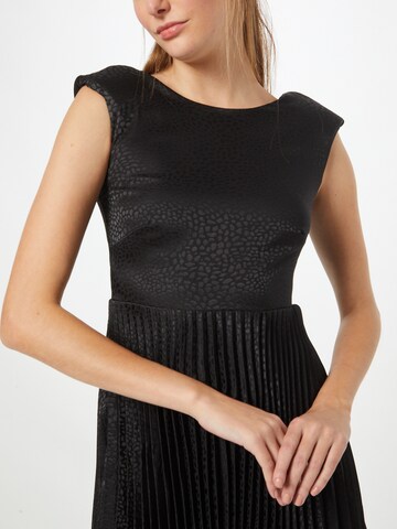 Rochie de cocktail de la Closet London pe negru