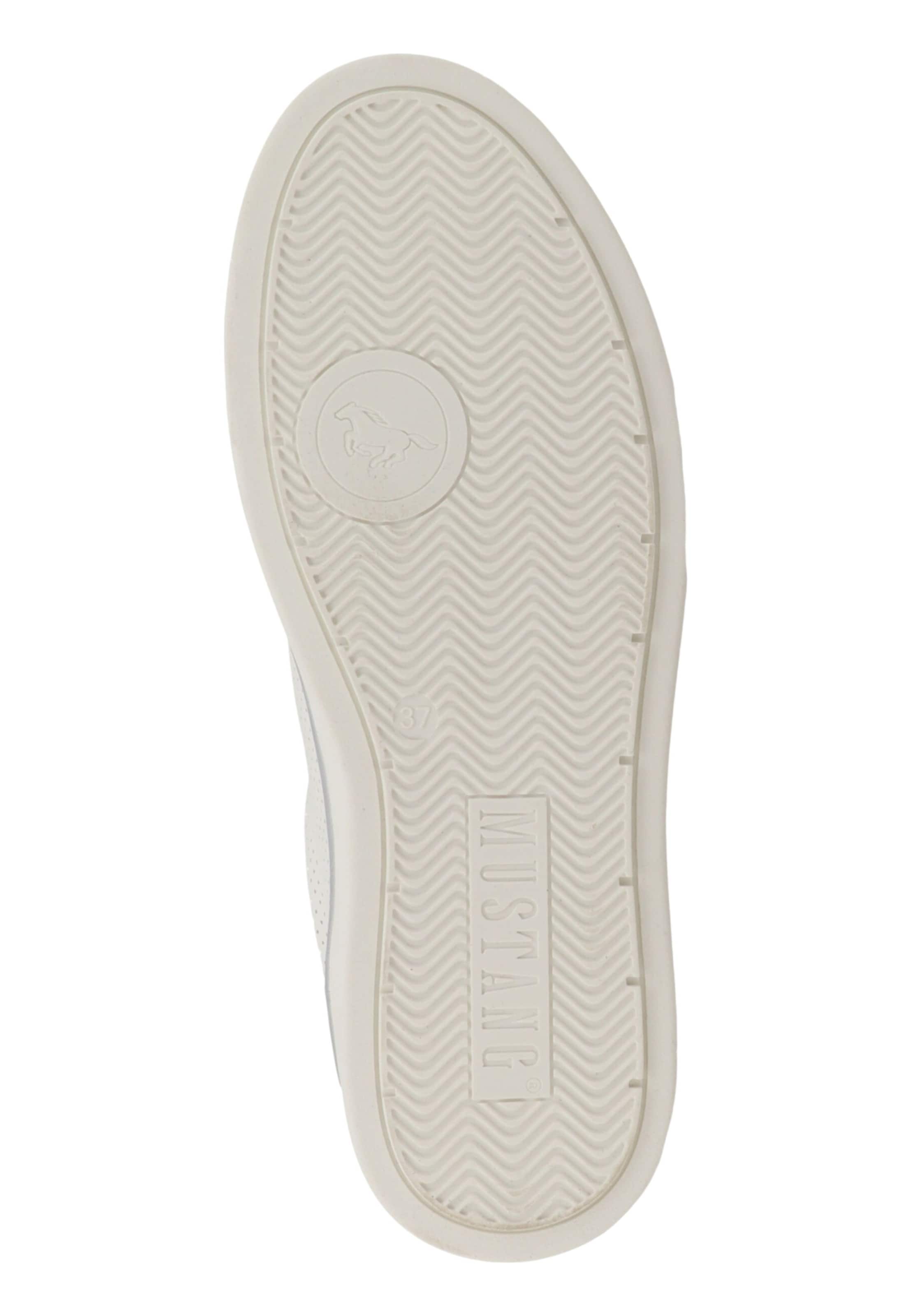 Baskets basses MUSTANG en blanc