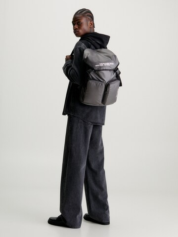Calvin Klein Jeans Rucksack in Grau