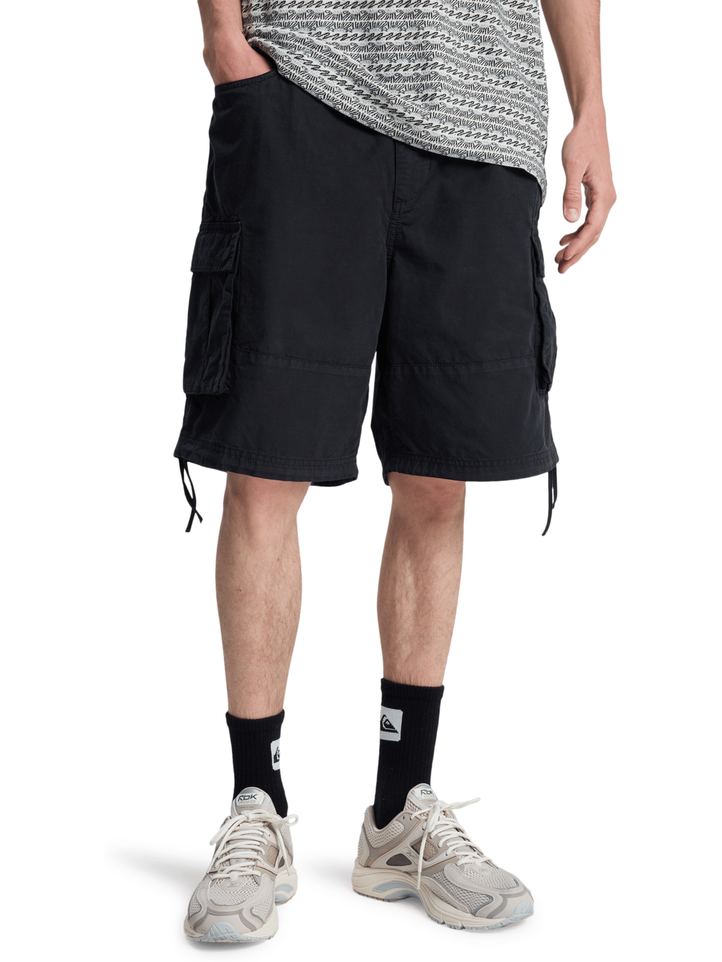 QUIKSILVER Regular Shorts 'Freefall Cargo' in Schwarz: Vorderseite