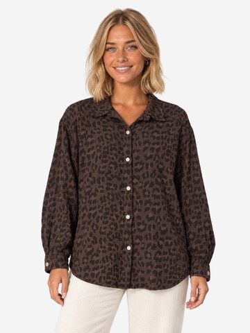 Seasons of April Blouse 'LEO QUEEN' in Bruin: voorkant