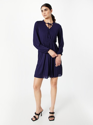 Robe 'Lotti' ABOUT YOU en bleu : devant