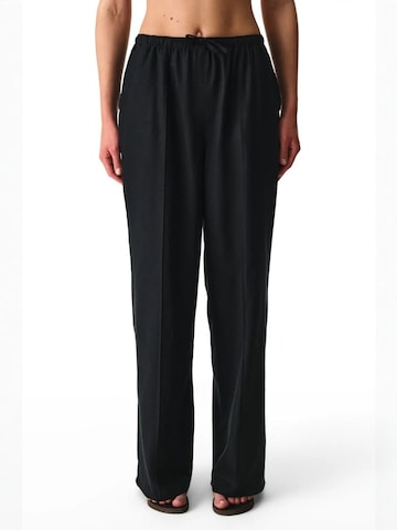 Penti Wide Leg Sporthose 'Jogginghose'‌‌‌‌‌‌‌‌‌‌ in Schwarz: Vorderseite