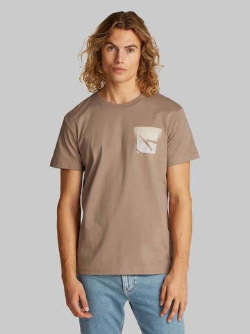 Calvin Klein Jeans Футболка в Серый: спереди