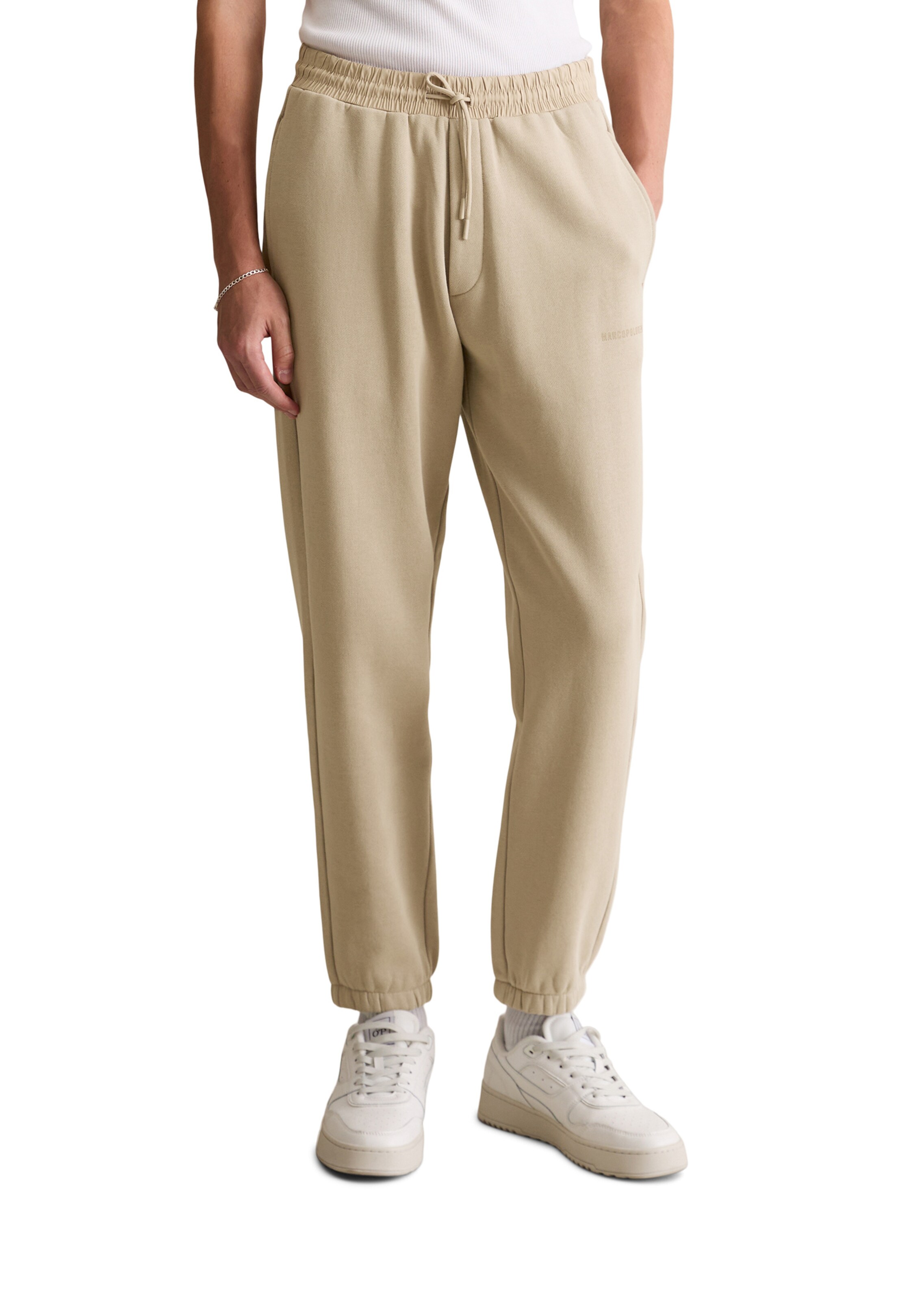 Marc O'Polo DENIM Tapered Broek in Beige: voorkant