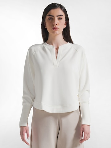 DEHA Sweatshirt in White: front