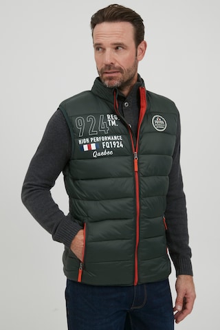 FQ1924 Bodywarmer 'Arved' in Groen: voorkant