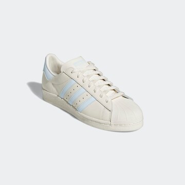 smėlio ADIDAS ORIGINALS Sportbačiai be auliuko 'Superstar 82'