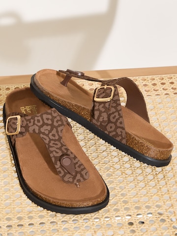 Friends Like These Босоножки через палец в Коричневый