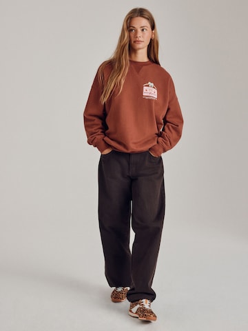 Sweat-shirt Next en marron : devant