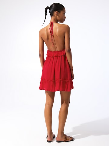 Abito estivo di Pull&Bear in rosso
