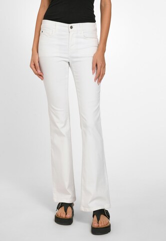 St. Emile Bootcut Jeans in Wit: voorkant