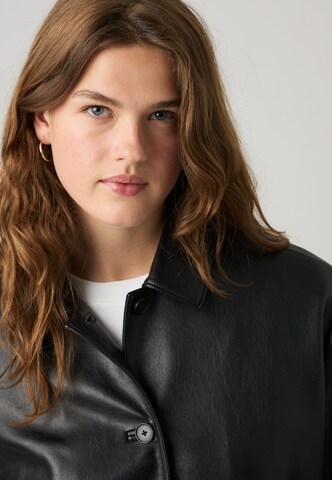 LEVI'S ® Overgangsjakke 'MIA' i sort