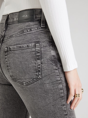 Skinny Jeans de la DKNY pe negru