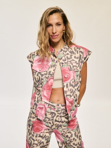 Kamila Šikl Vest in Brown