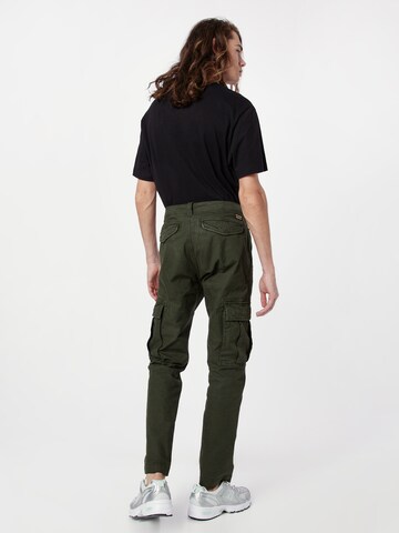 Regular Pantalon cargo Superdry en vert