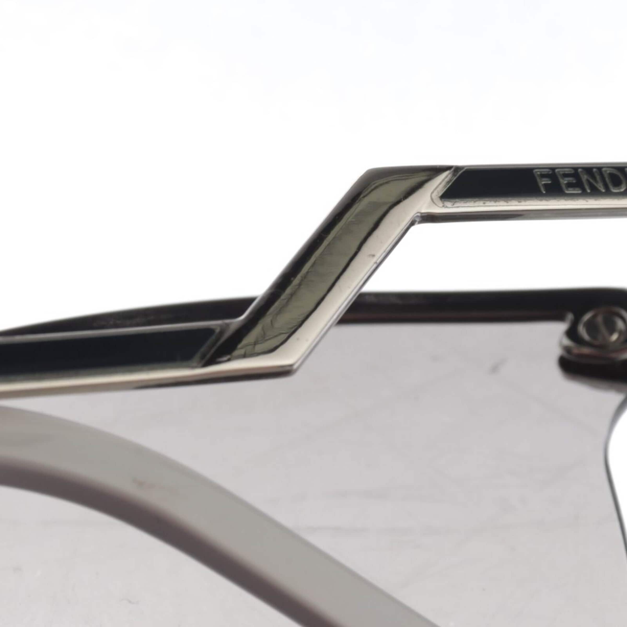 Fendi Sunglasses in One size in Grey