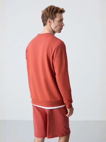Tommy Life Sweatshirt in Red