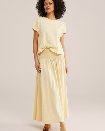 Fustă de la WE Fashion pe galben