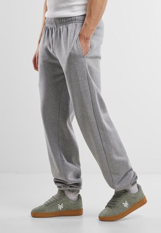 Urban Classics Loose fit Trousers in Grey