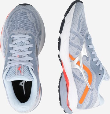 Chaussure de course 'WAVE ULTIMA 13' MIZUNO en gris