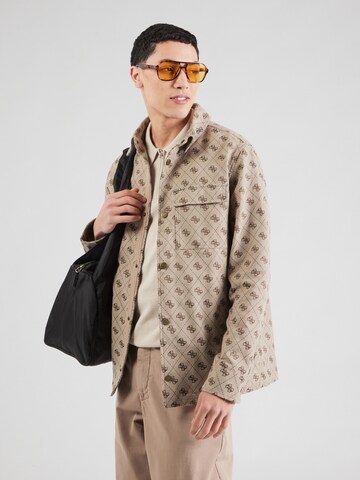 GUESS Tussenjas in Beige: voorkant