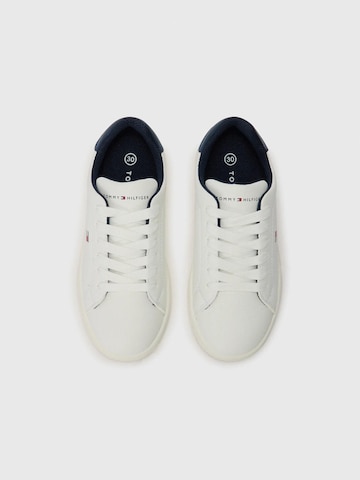 TOMMY HILFIGER Sneaker '2COOL4SKOOL' in Weiß