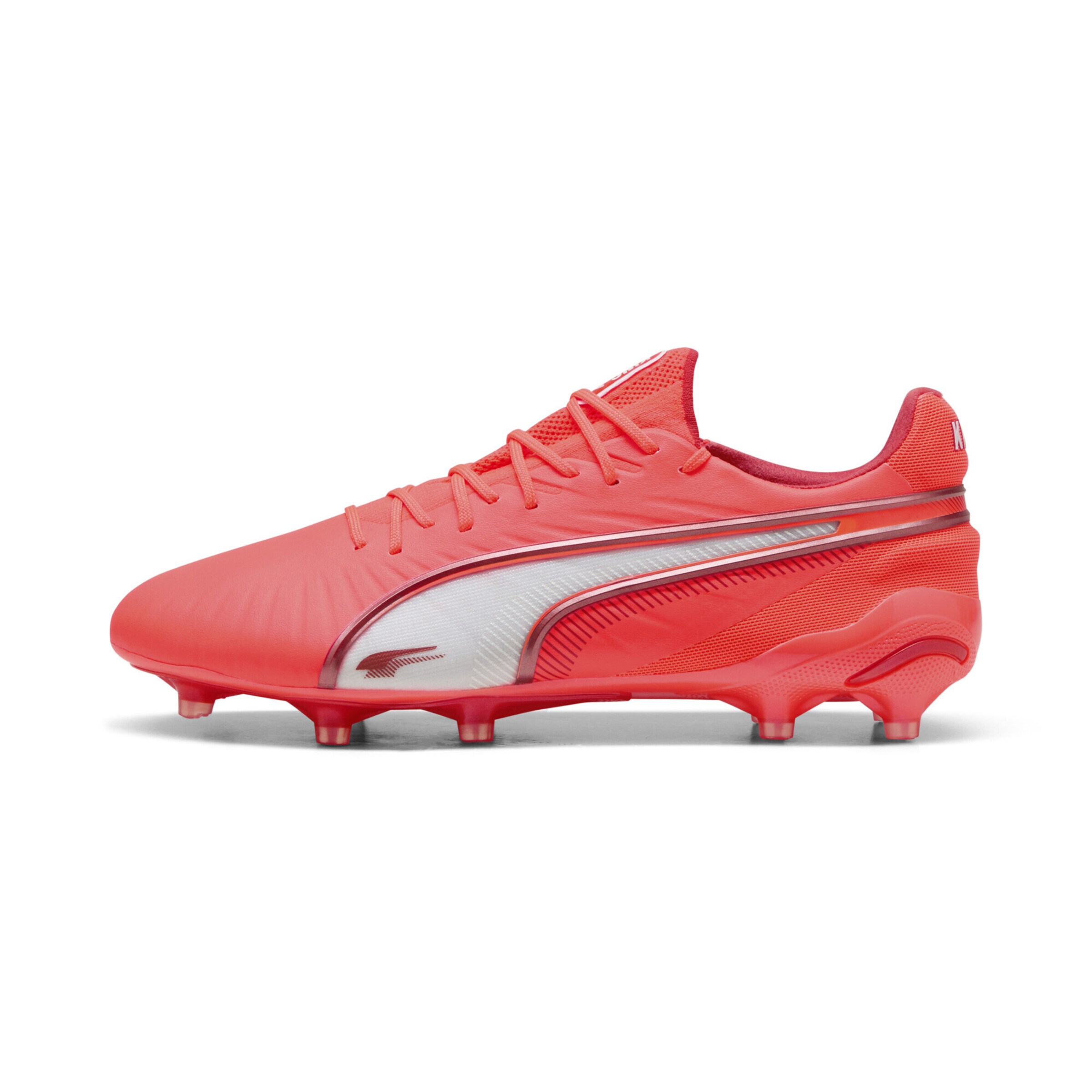 PUMA Soccer shoe 'King Ultimate' in Red: front