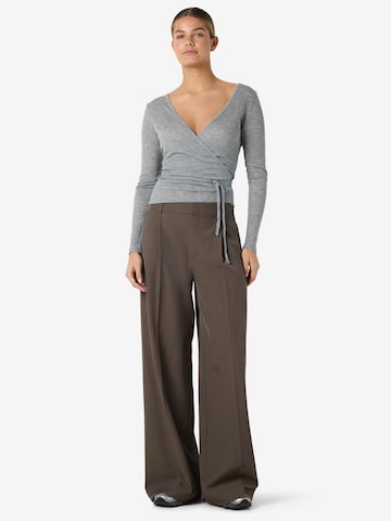 Noisy may Shirt 'NMNUSA' in Grau