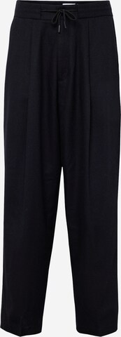 Loosefit Pantalon à pince TOPMAN en noir : devant