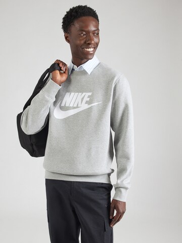 Sweat-shirt 'CLUB' Nike Sportswear en gris : devant