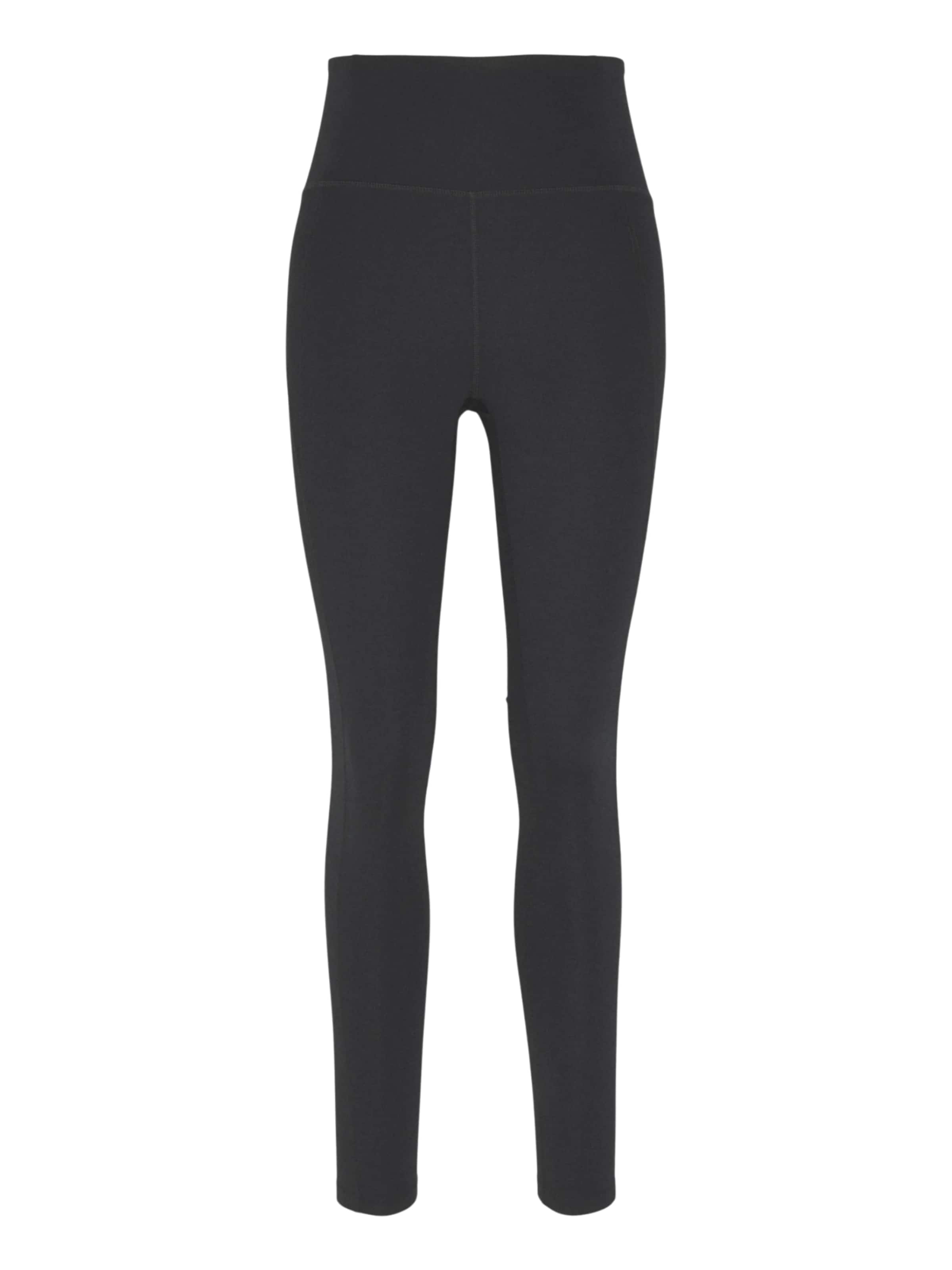 Girlfriend Collective Skinny Sports trousers in Black: front