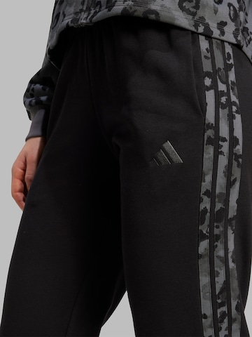 Tapered Pantaloni sport de la ADIDAS SPORTSWEAR pe negru