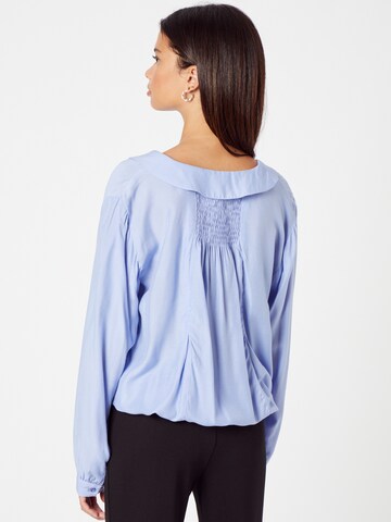 Camicia da donna 'RAYSON' di PIECES in blu