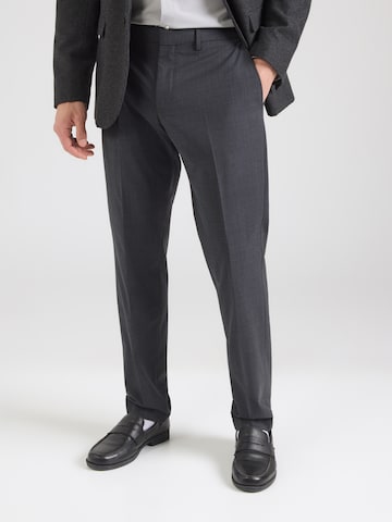 s.Oliver Обычный Плиссированные брюки в Черный: спереди