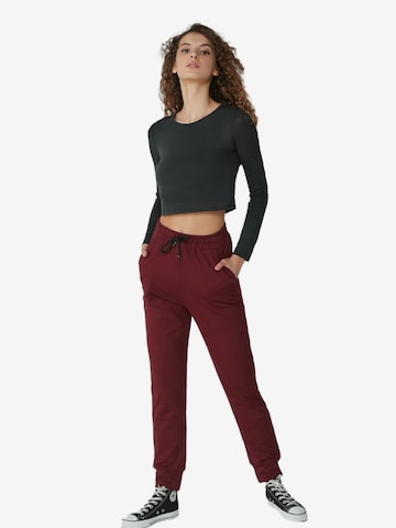 Pantalon C&City en rouge : devant