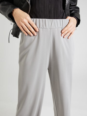 Wide leg Pantaloni 'Anjelica' di mbym in grigio