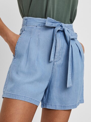 VERO MODA Regular Shorts 'Mia' in Blau