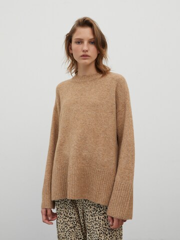 EDITED Sweater 'Orlanda' in Brown: front