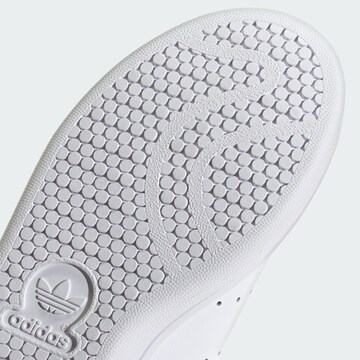ADIDAS ORIGINALS - Sapatilhas 'Stan Smith' em branco