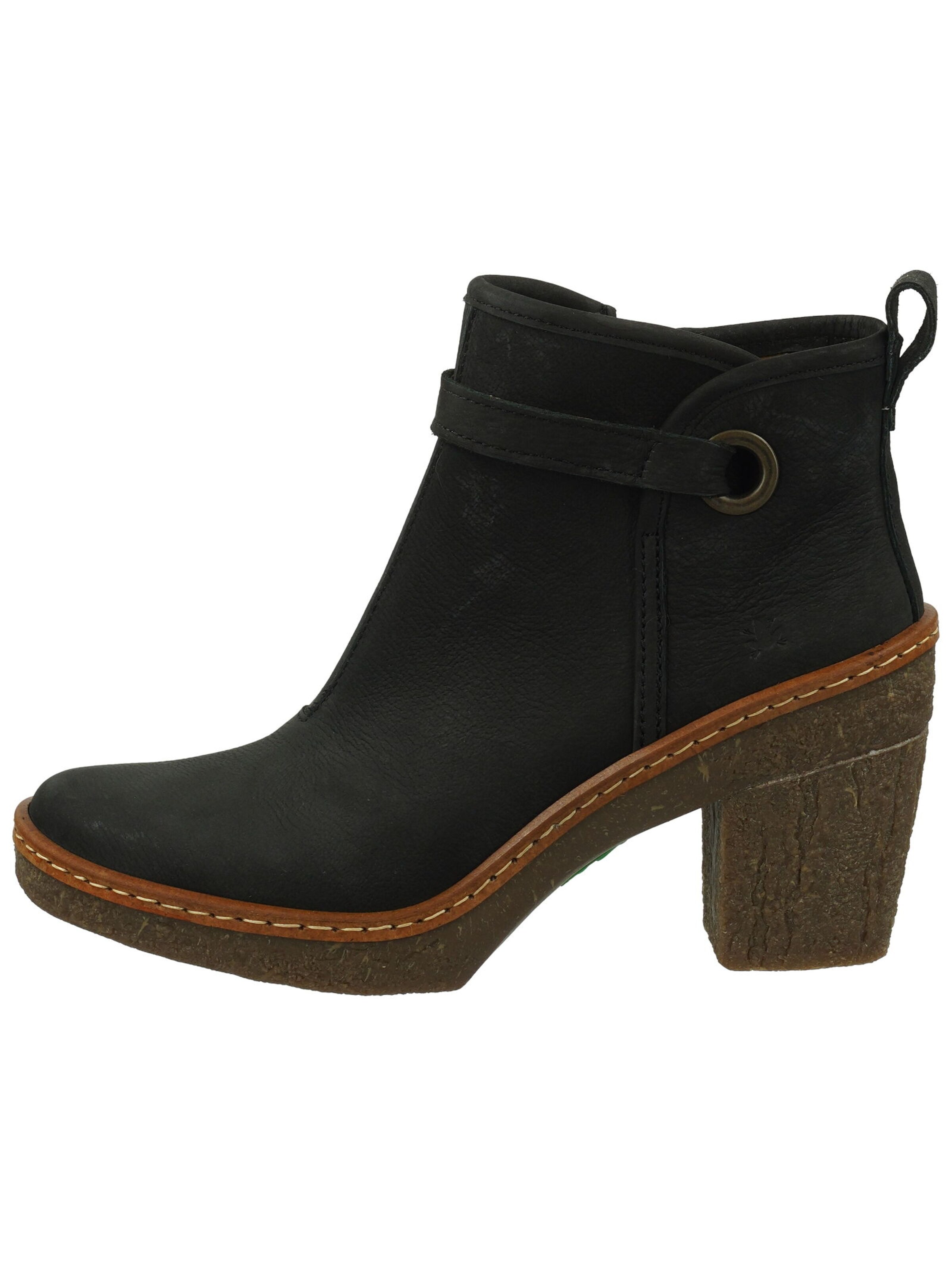 EL NATURALISTA Bootie in Black