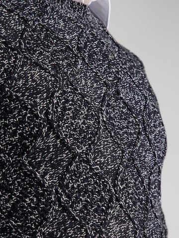 s.Oliver Свитер в Черный