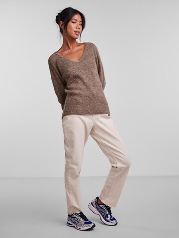 PIECES Sweter 'Ellen' w kolorze brązowy
