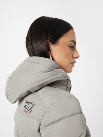 Veste mi-saison Superdry en gris