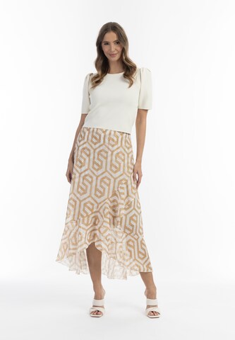 faina Rok in Beige