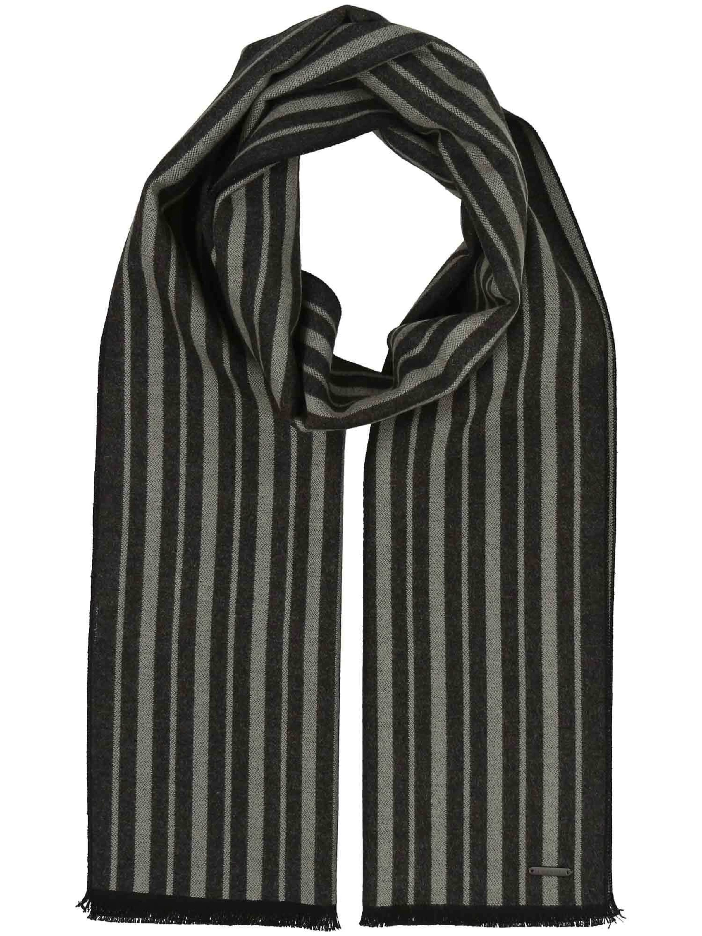 bugatti Schal in Grau: Vorderseite