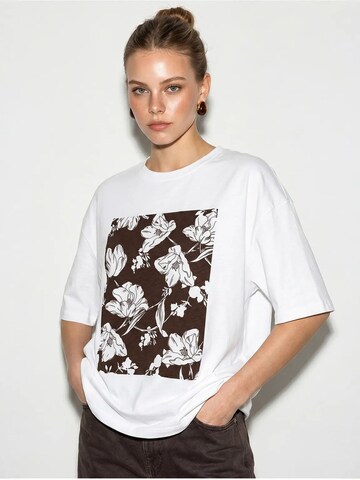 Maglietta 'T-Shirts' di Bianco Lucci in bianco