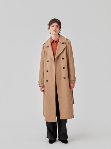 modström Between-Seasons Coat 'Shay' in Brown