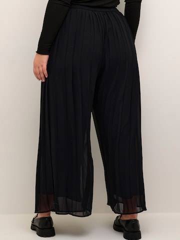 Wide leg Pantaloni 'Feri' di KAFFE CURVE in nero